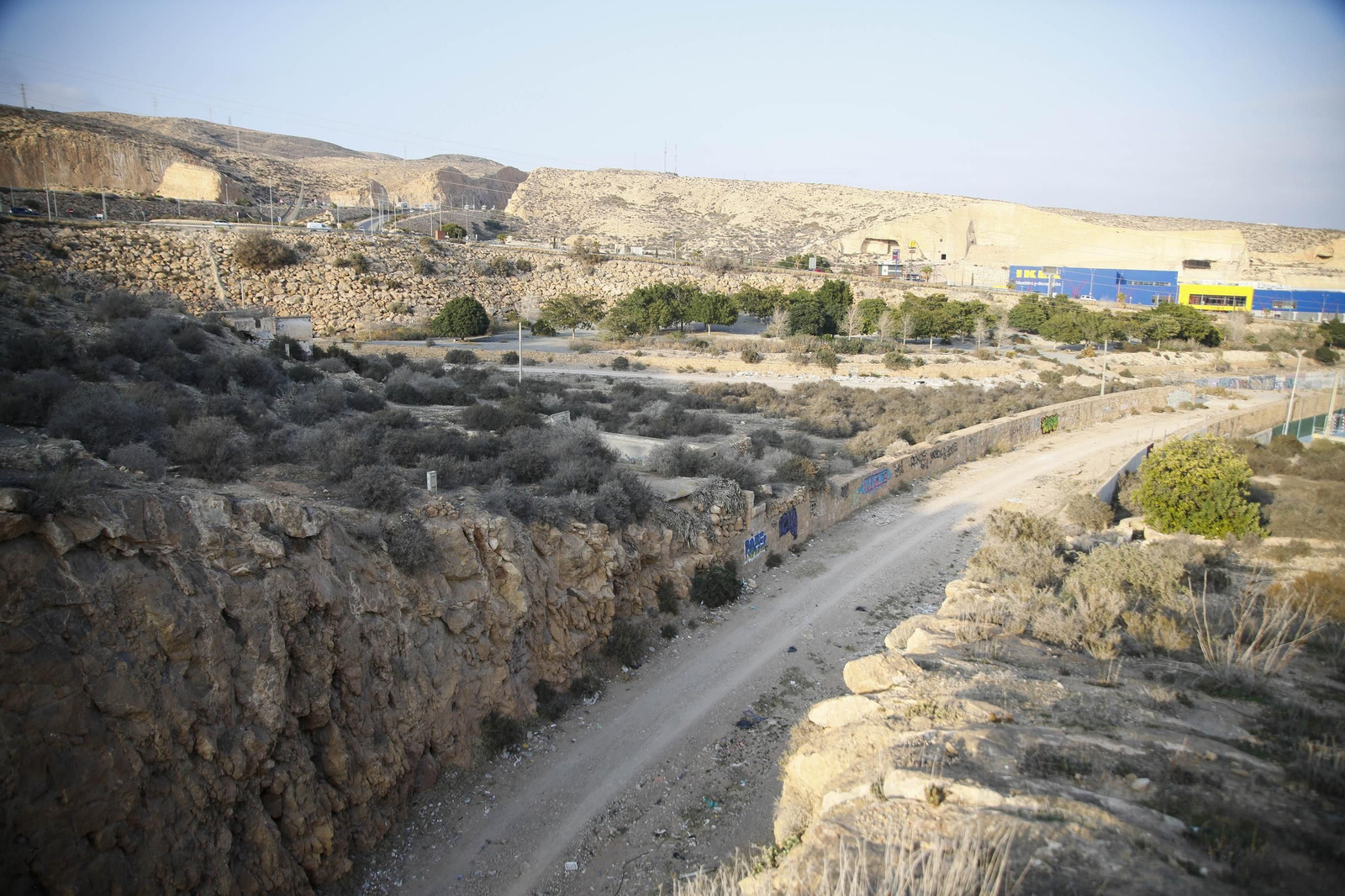 Imágenes de los refugios de la guerra civil descubierto en el barrio de Las Trincheras