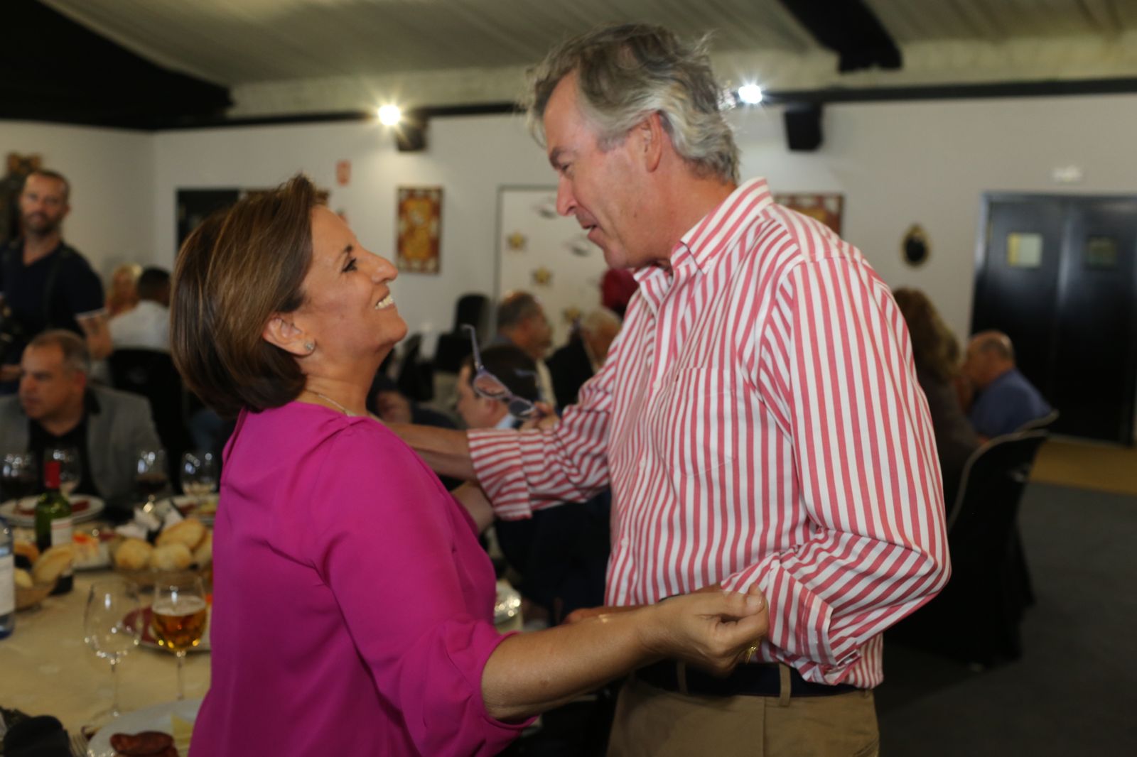 Almuerzo de despedida de Lucía Vizcaya  jefa de la Oficina de Extranjeros en imágenes