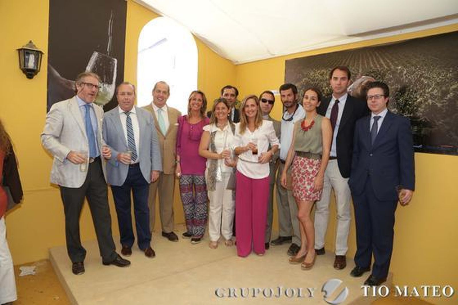 Eugenio Camacho, de Cadena Ser, tercero por la izquierda, con José María Vázquez, Jaime Merello, Jaime de la Calle, Jesús Ruiz, Alejandro López, Fabricio Llanza, María Terry, Mercedes Fontán, Virginia Asunción e Isabel Elzo.

Foto: Vanesa Lobo