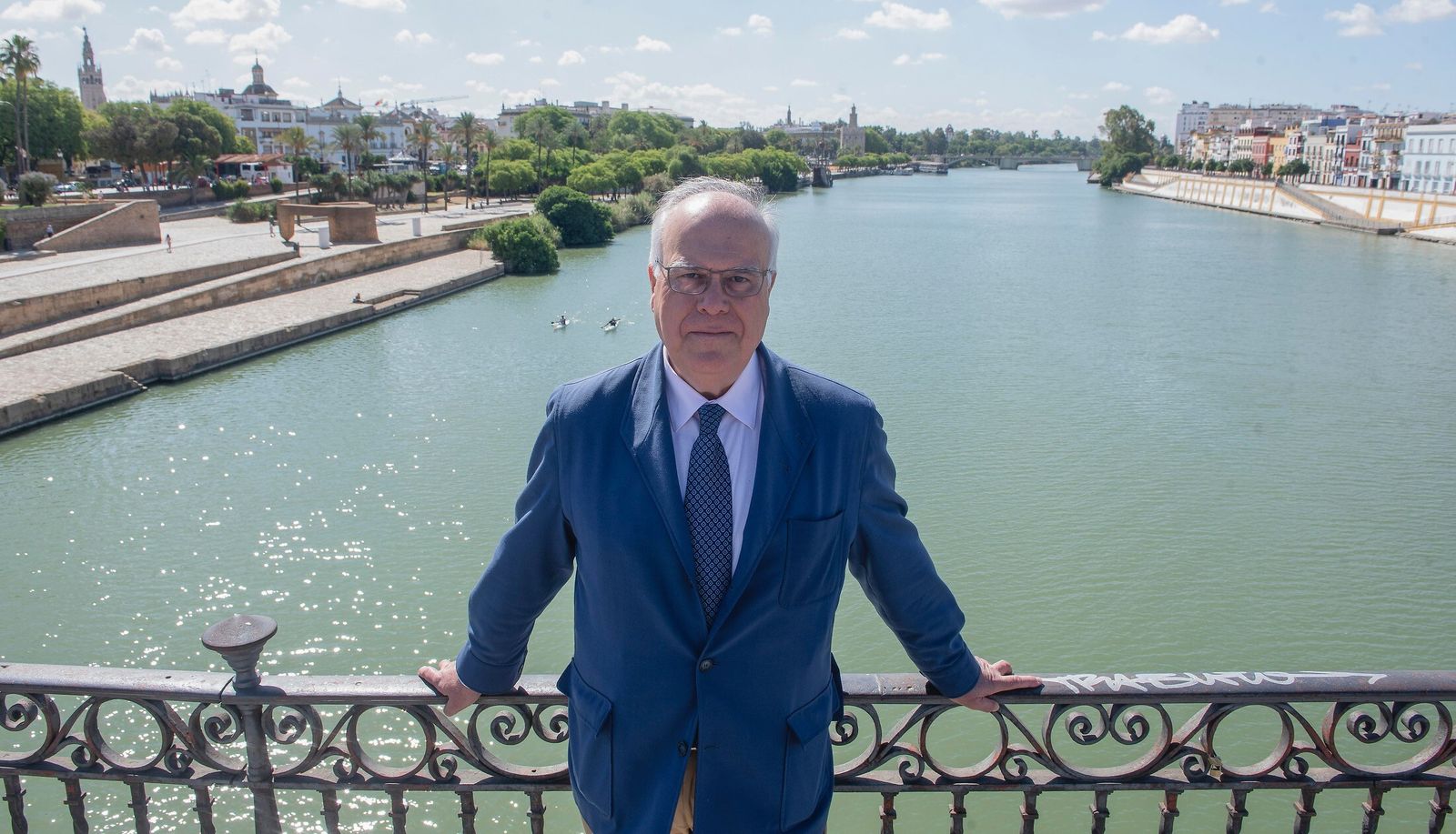 José Félix Romero en el Puente de Triana