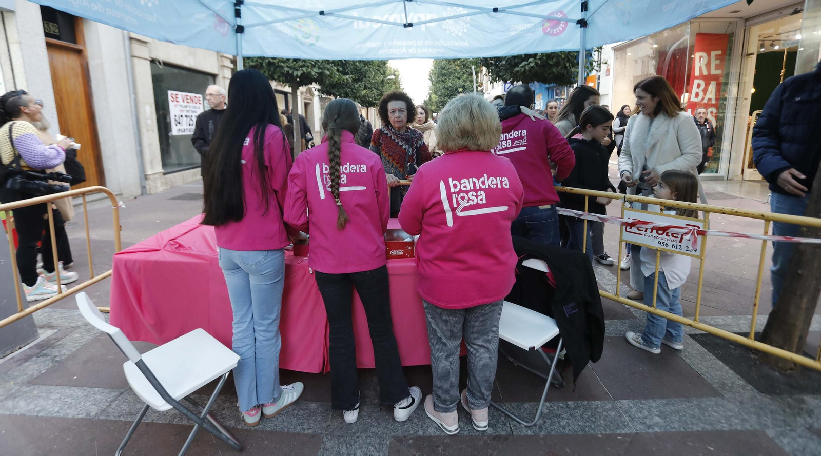 Fotos del roscón de Reyes solidario de Apymeal en Algeciras