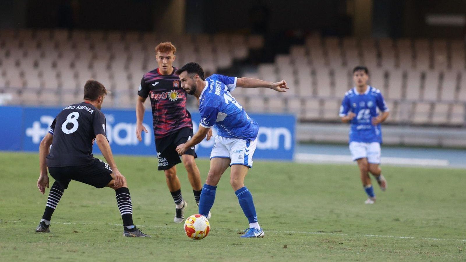 Curro Rivelott entró en la segunda parte por Gandoy.