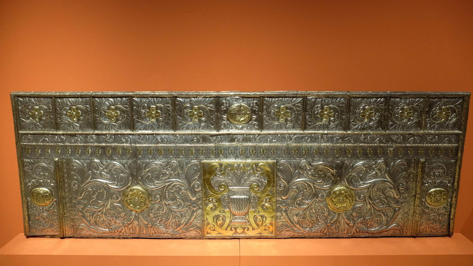 Frontal de plata del altar de Villarrasa.