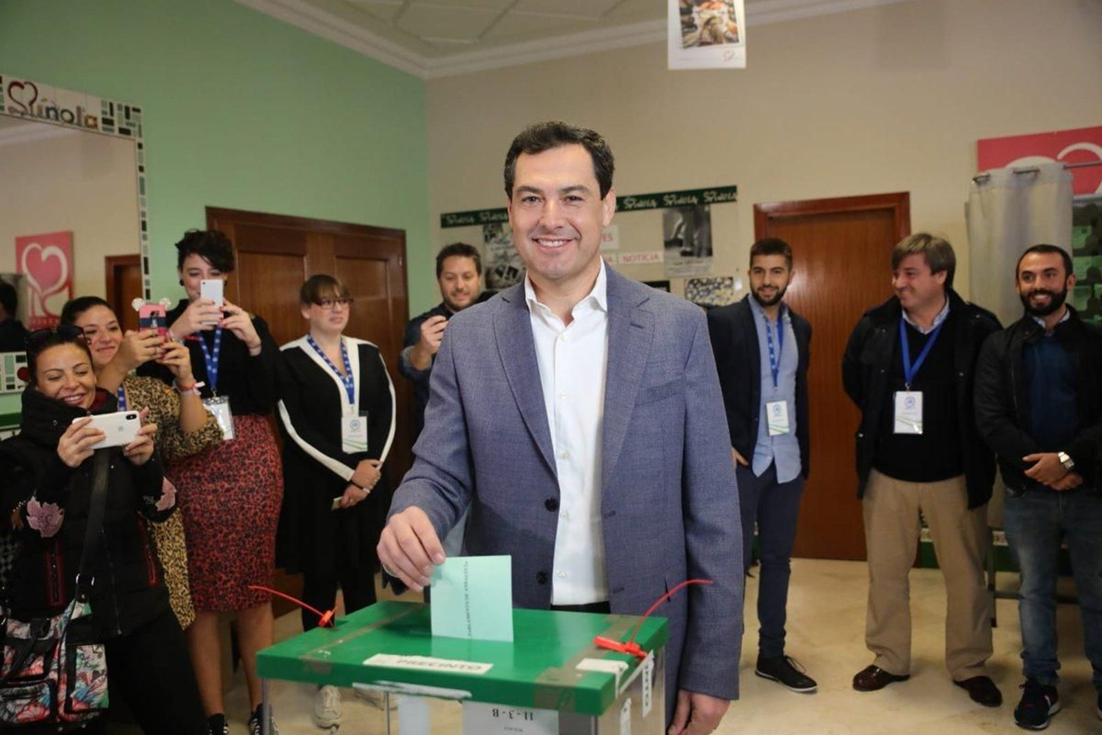 Moreno, durante su votación