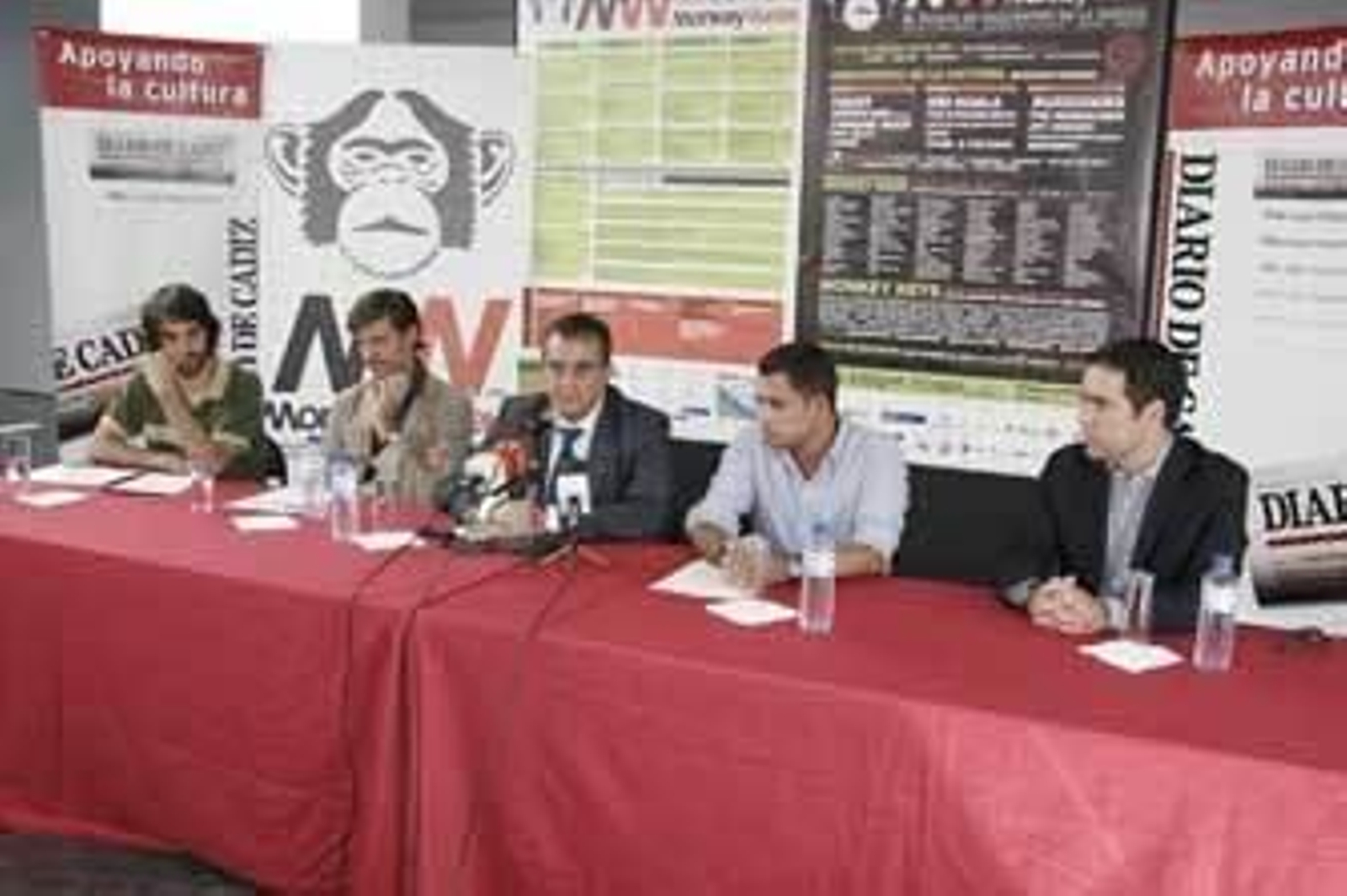 Un momento de la presentación, ayer por la mañana, del Monkey Week en el teatro Muños Seca. /Andrés Mora