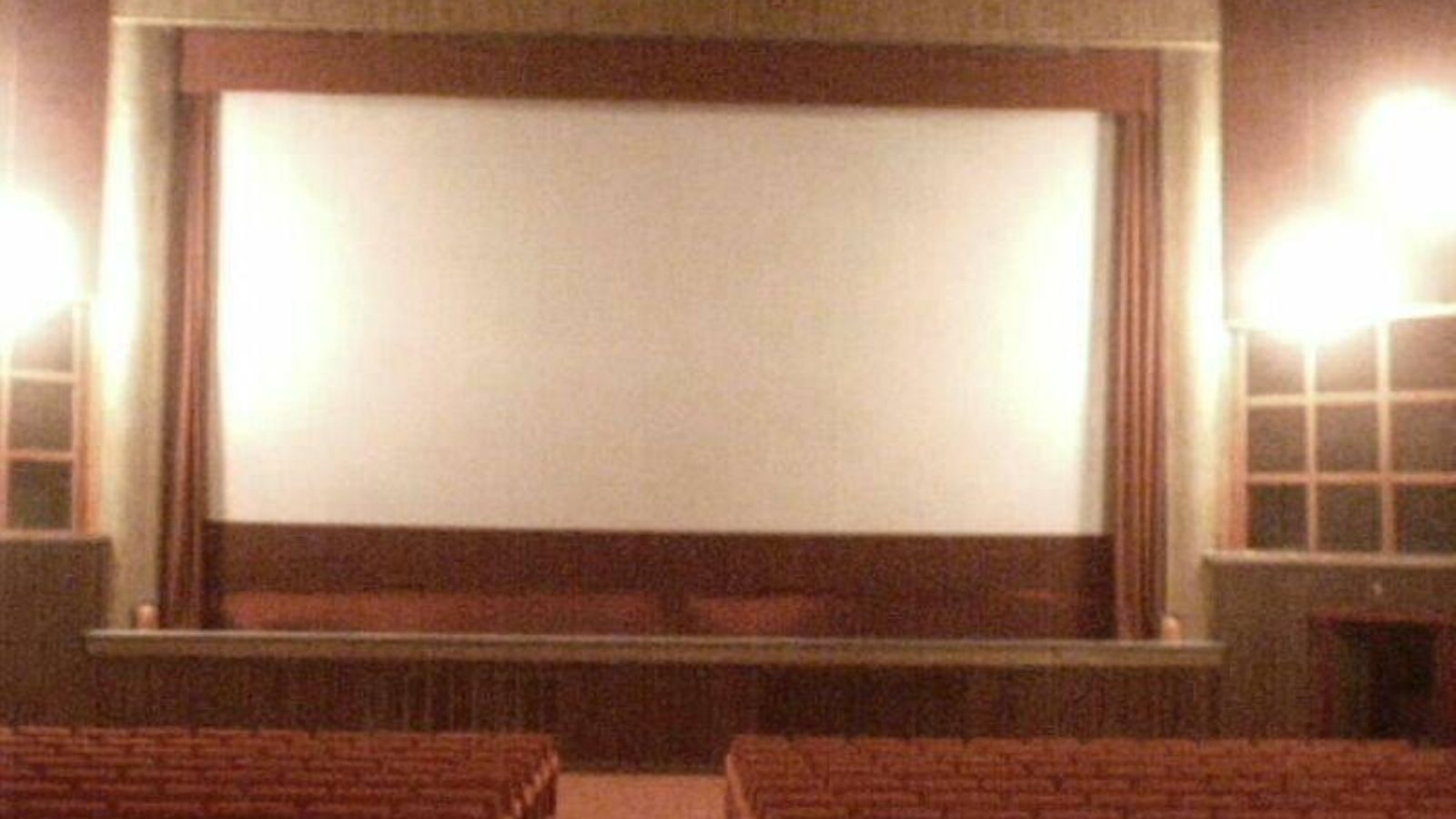 Tal como era la sala de butacas y la pantalla.