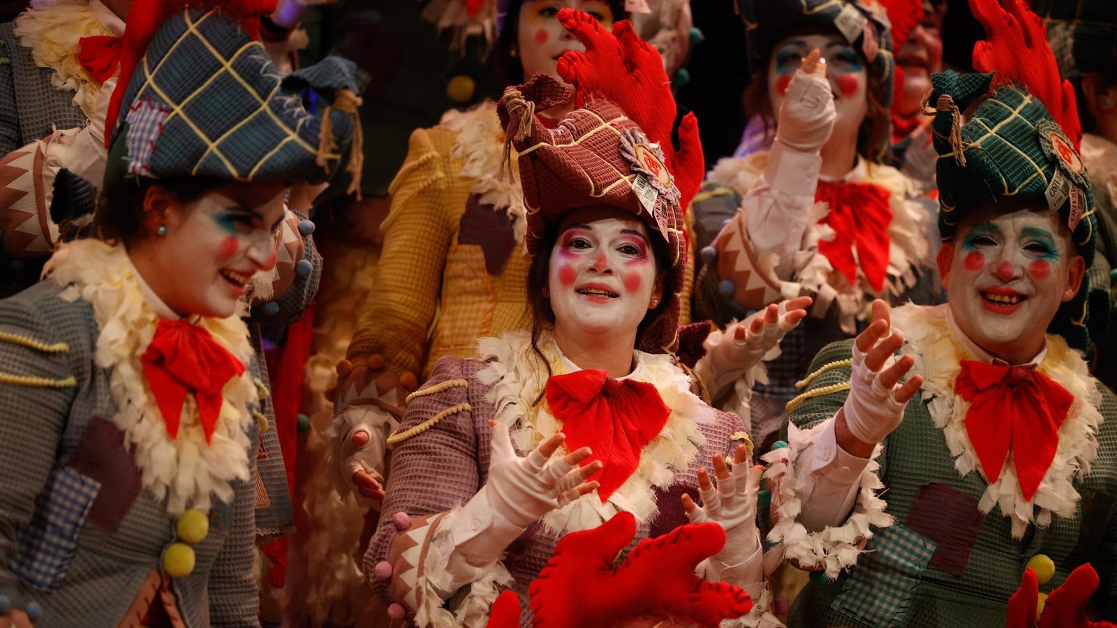 Búscate entre las mejores imágenes de la tercera semifinal del COAC 2025