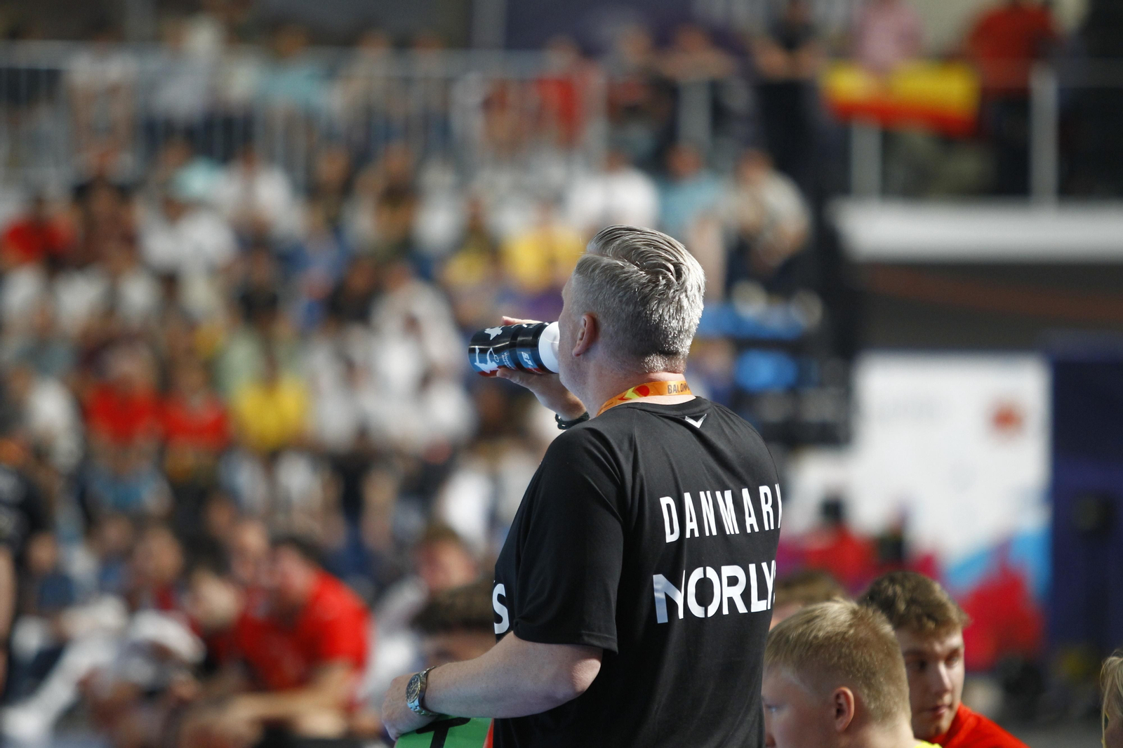 Imágenes del España-Dinamarca de la EHF Euro Cup de balonmano, en Almería