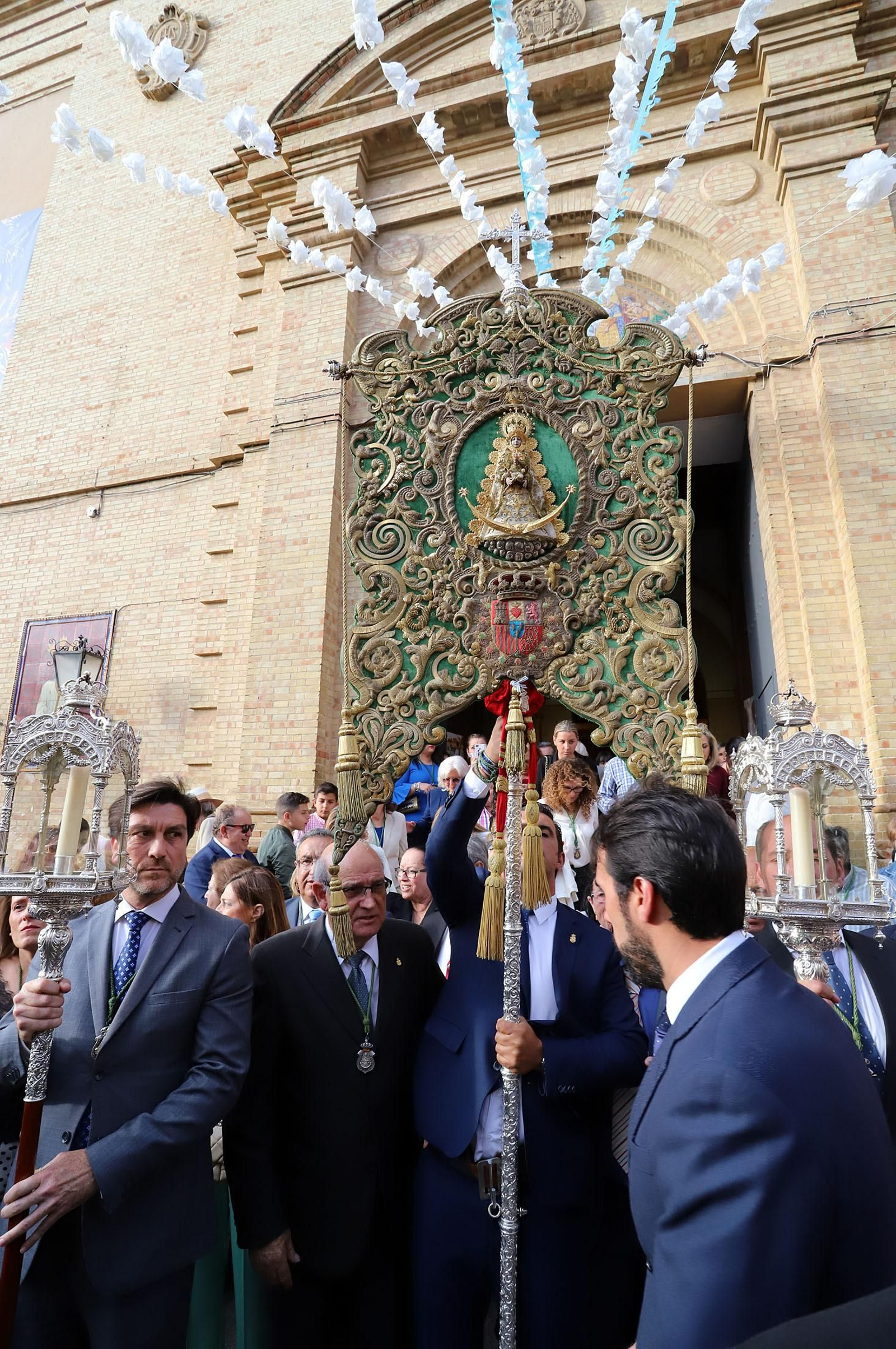 Imágenes de la función y traslado de la Hermandad del Rocío de Huelva