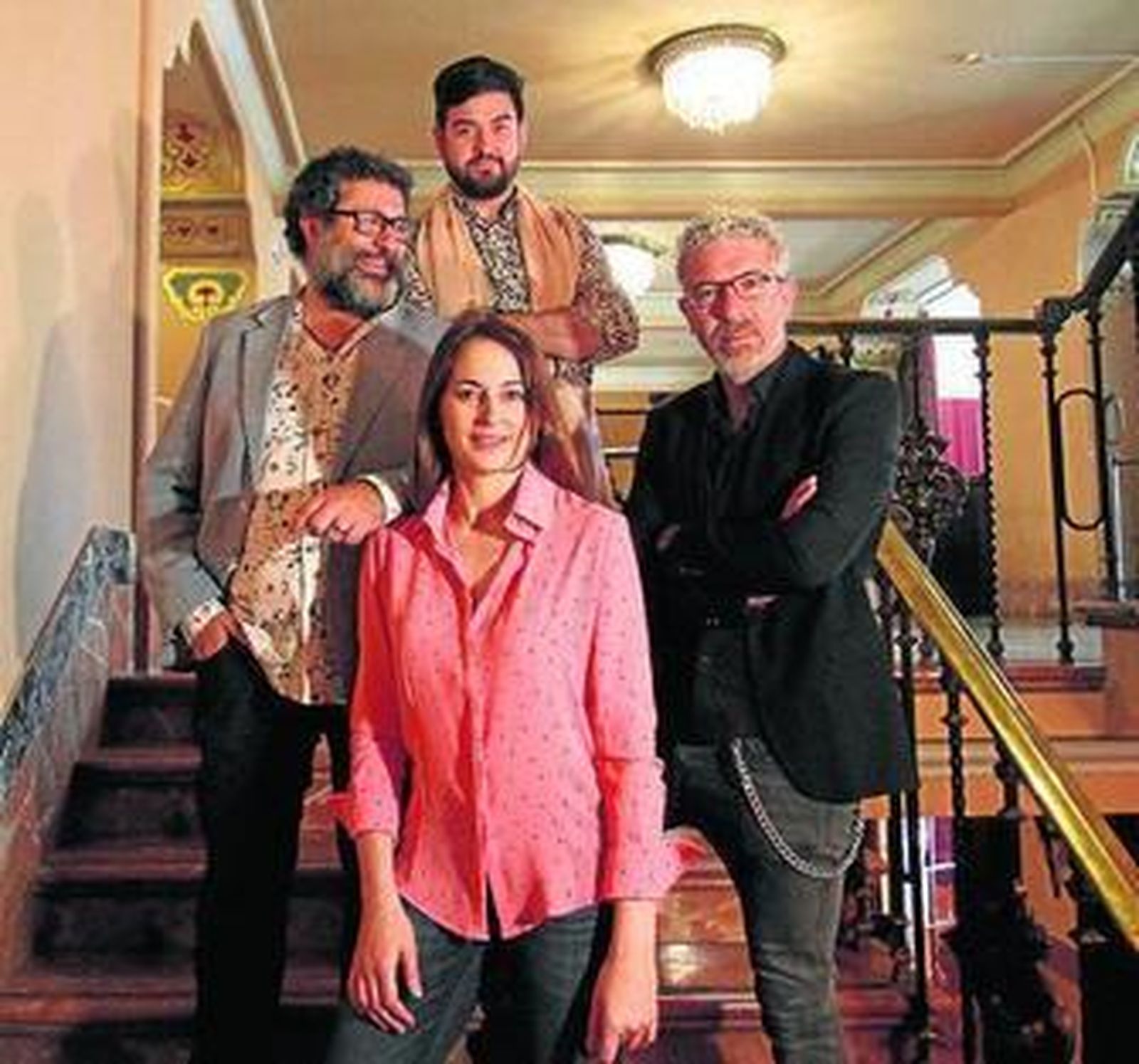 Los productores Pepe Iglesias y Manu Sánchez, con Escribano y Velasco.