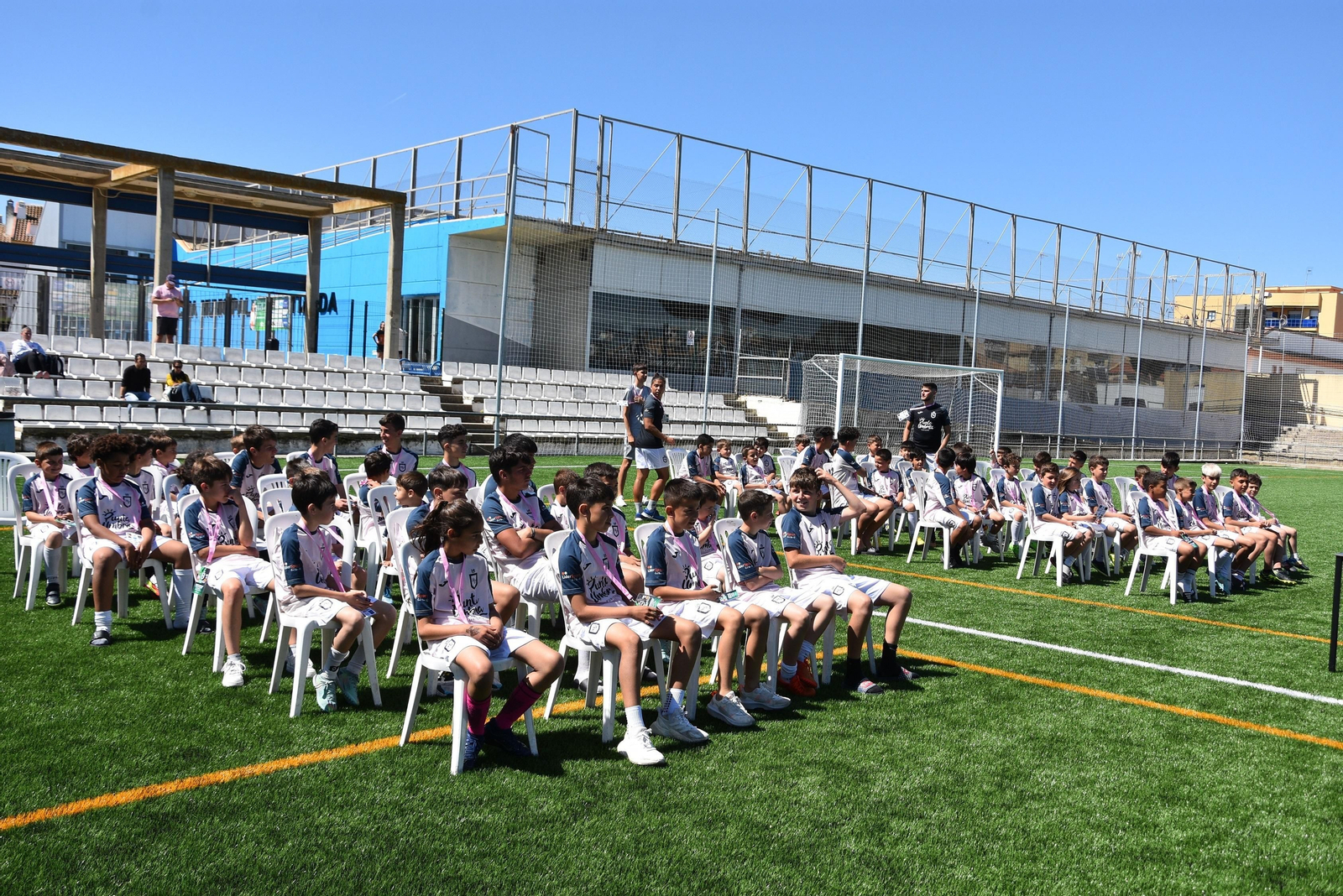 Los niños del campus.