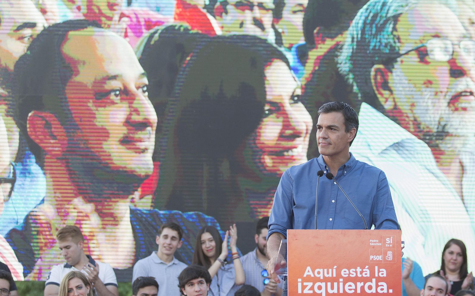 El acto de campaña de Pedro Sánchez en Sevilla, en imágenes
