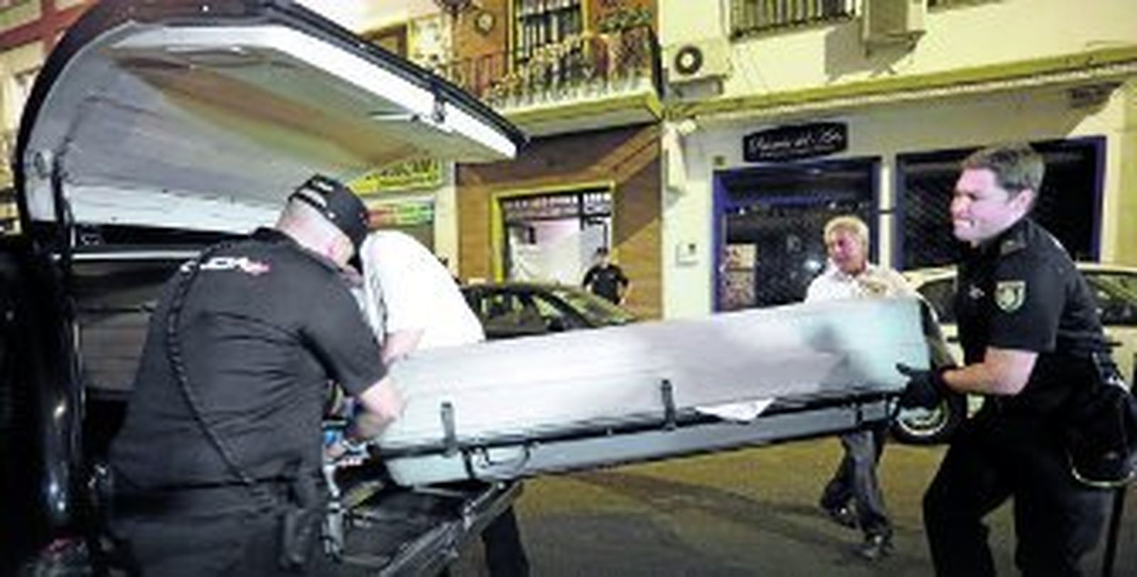 El asesino del vicario compró los dos cuchillos horas antes del crimen