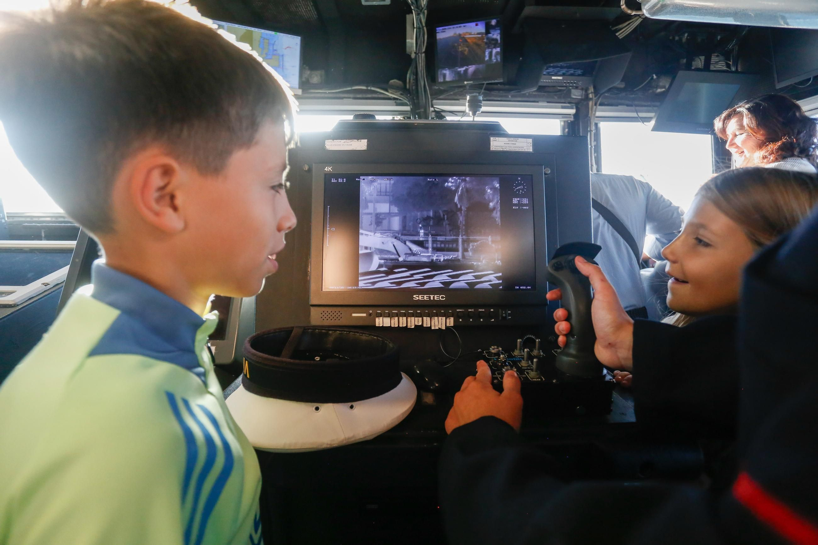 Fotos de la jornada de puertas abiertas del patrullero 'Vigía' en el Puerto de Algeciras