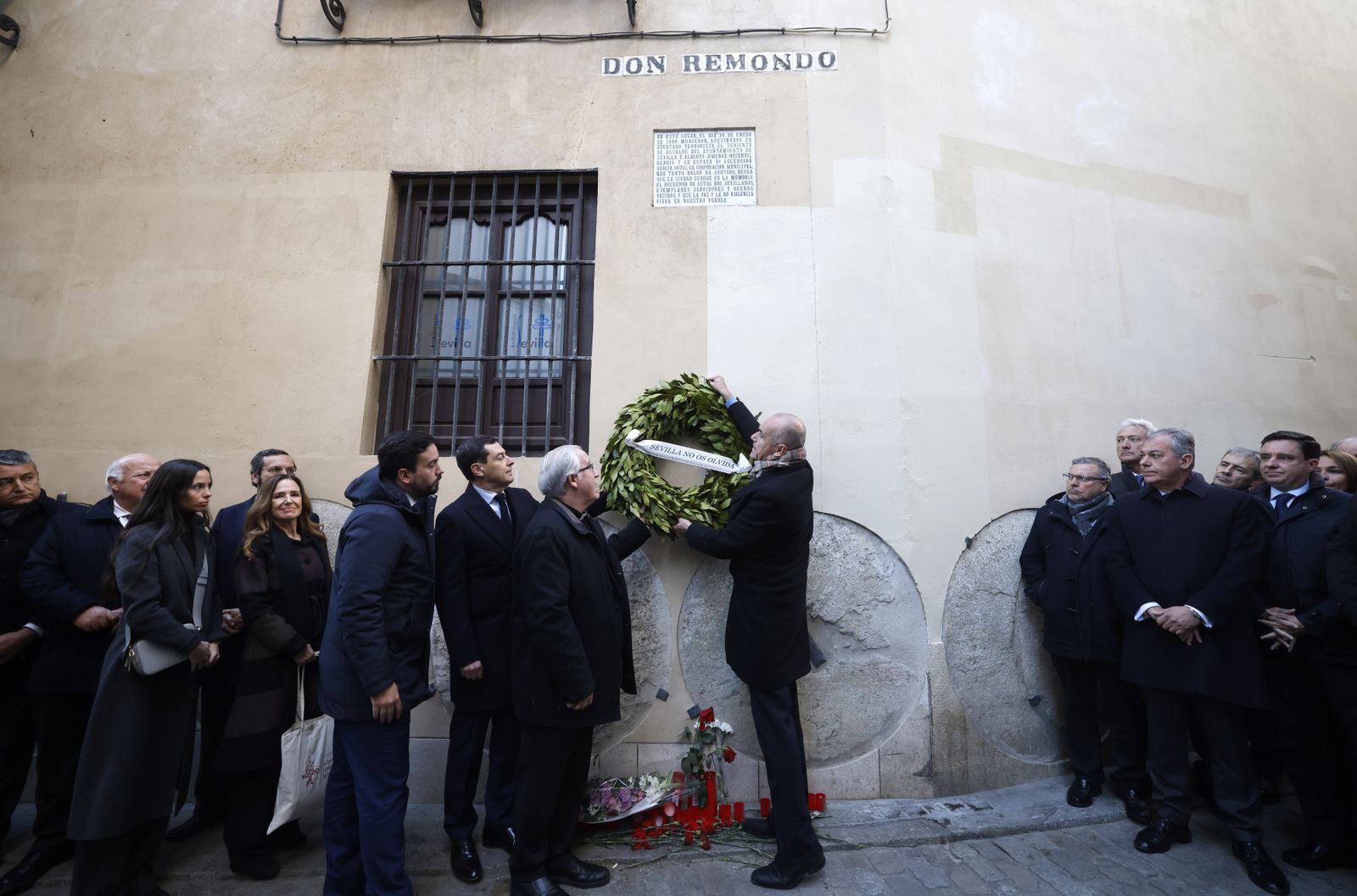Ofrenda floral por el 25 aniversario del asesinato de Alberto y Ascen, todas las imágenes