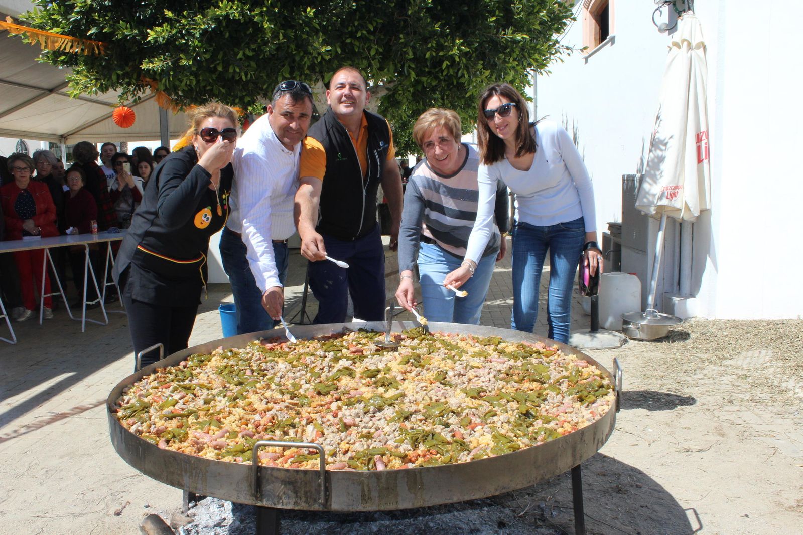 Las imágenes de la particular fiesta de la naranja en Antas