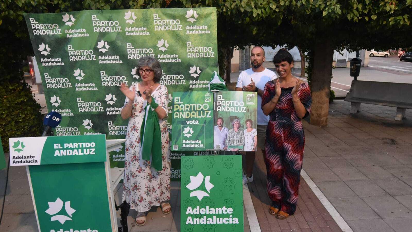 Pilar González y Teresa Rodríguez, de Adelante Andalucía, en Algeciras.