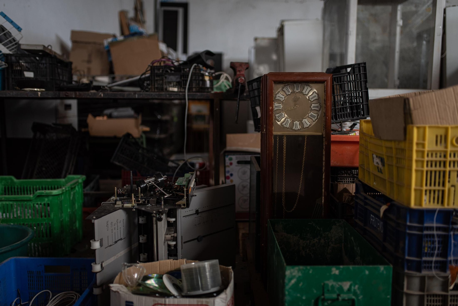 Una visita a la tienda de Traperos de Emaús en imágenes