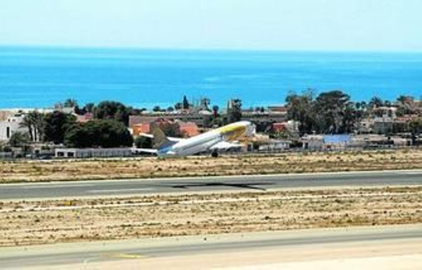 Pista de despegue del aeropuerto almeriense.