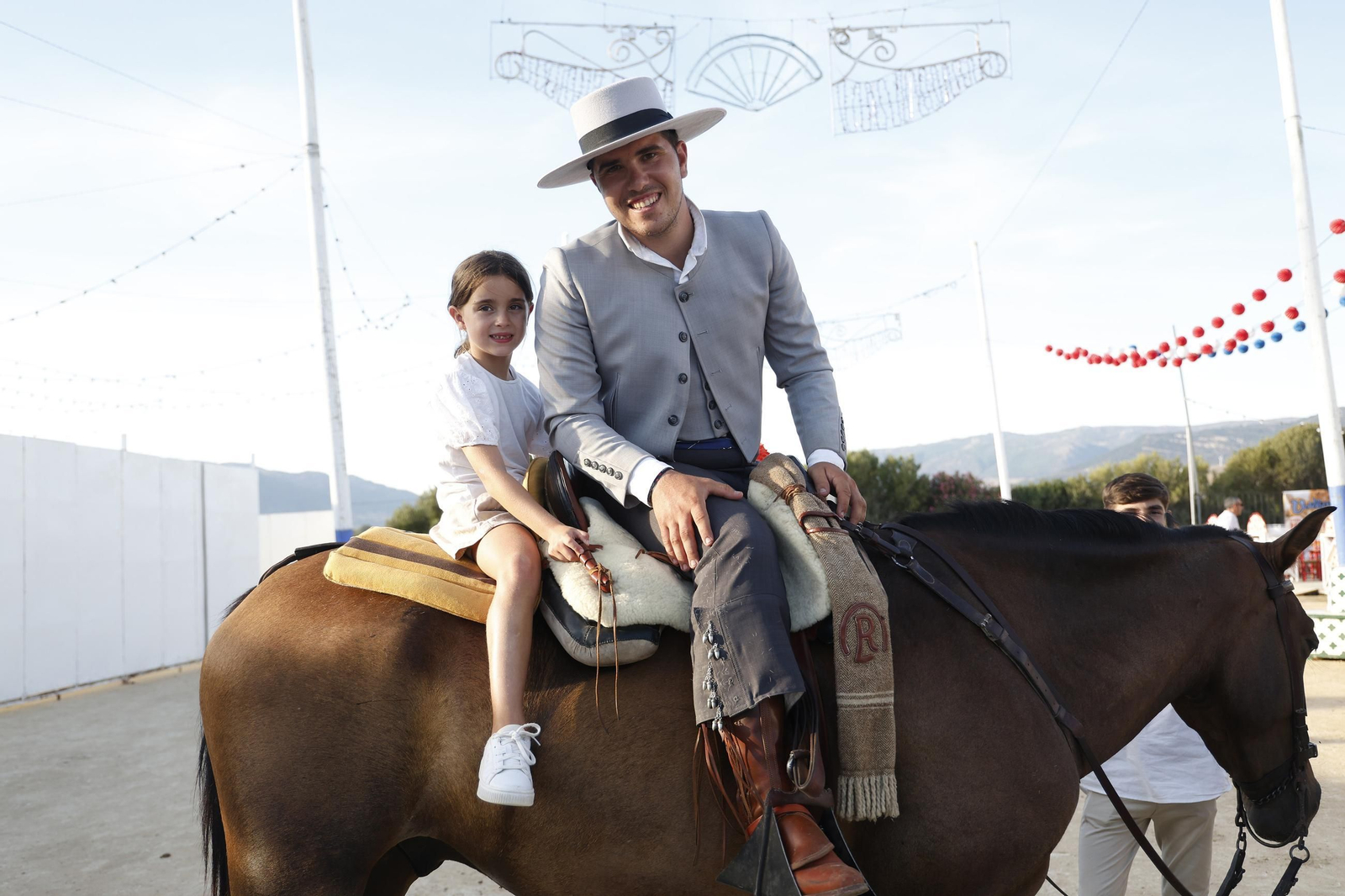 Búscate en las fotos del sábado en la Feria de Tarifa 2025