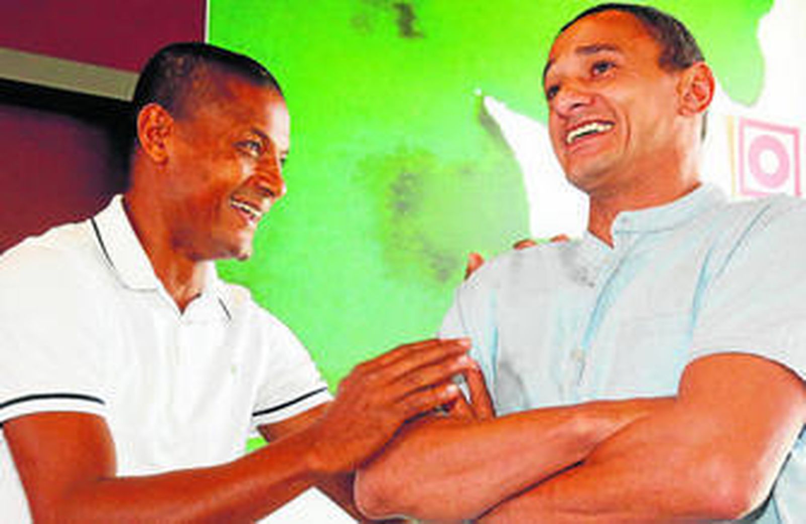 Catanha sonríe con la sorpresa de Darío Silva.