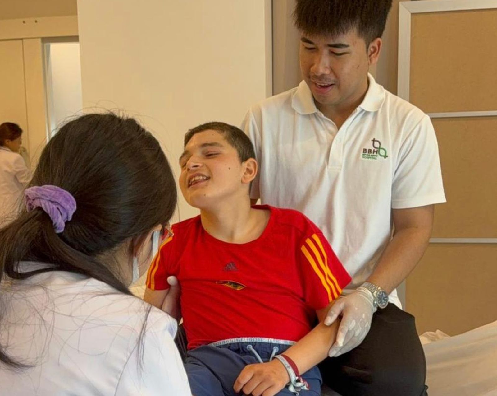 Carlos, durante una de las terapias.