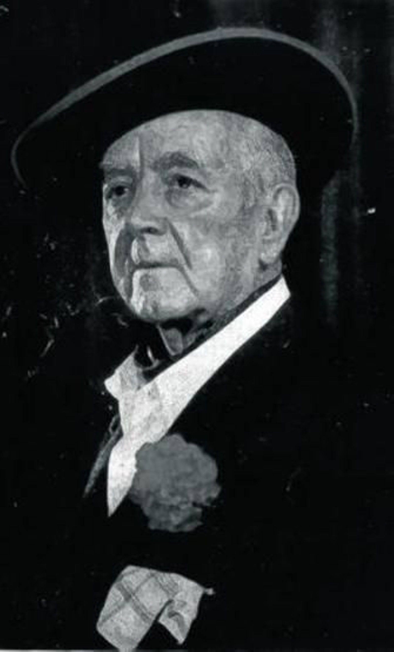 Retrato de José Román, con su inseparable sombrero.