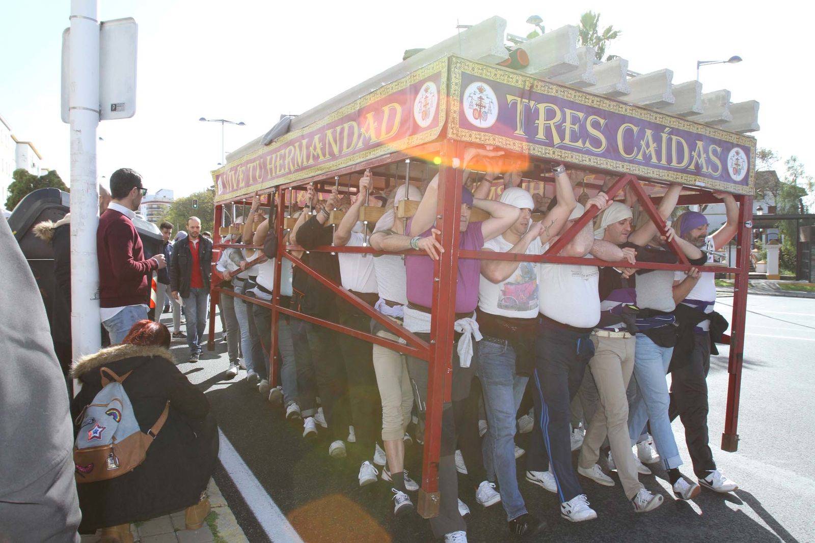 Imágenes del ensayo solidario de la Hermandad de Tres Caidas