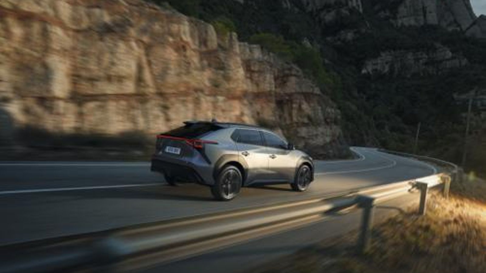 Los precios finales del bZ4X arrancan, sin contar subvenciones a la compra como las incluidas en el Moves III, de los 39.666 euros y alcanzan hasta los 45.108.