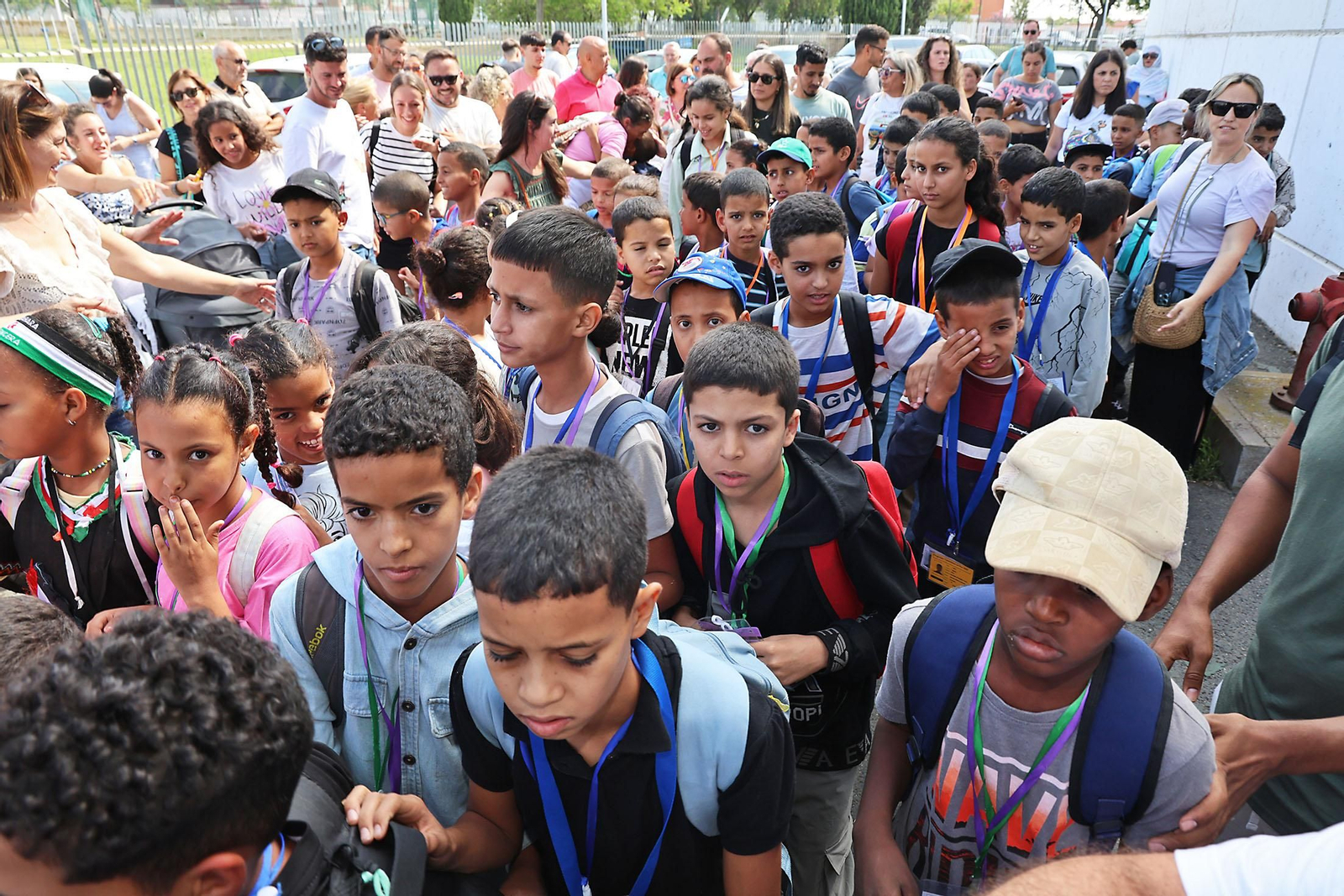 Imágenes del recibimiento a los  niños procedentes de los campamentos saharauis que pasarán sus vacaciones en Huelva