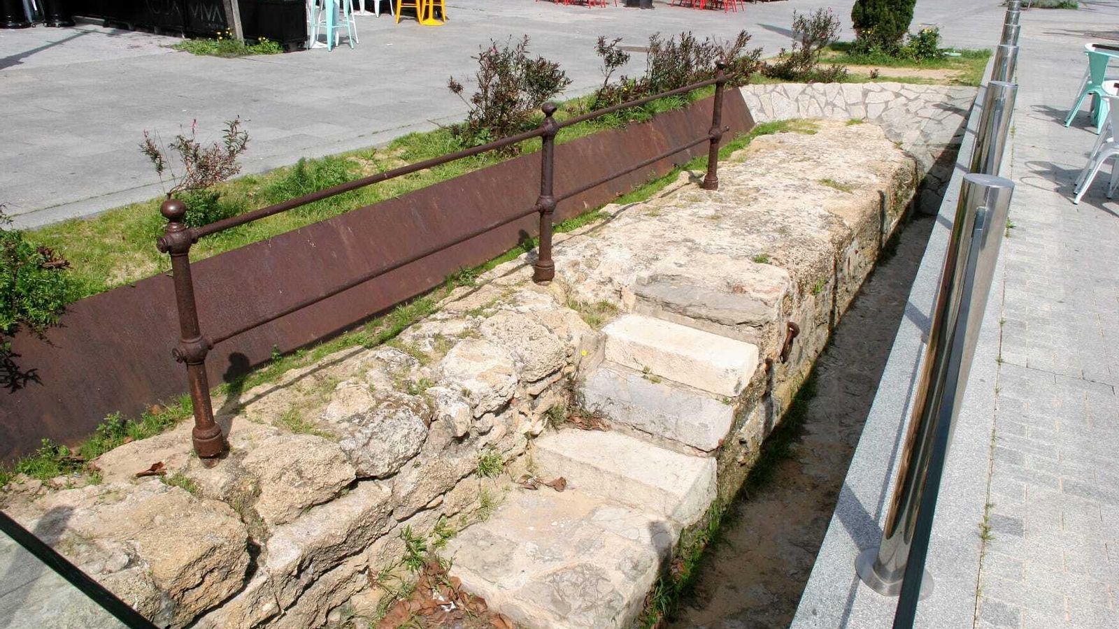 La parte del antiguo muelle que apareció y se puso en valor en la avenida de La Bajamar.