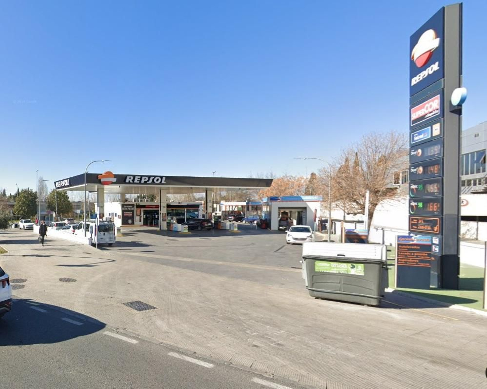 Gasolinera de Neptuno, que ha renovado la concesión.