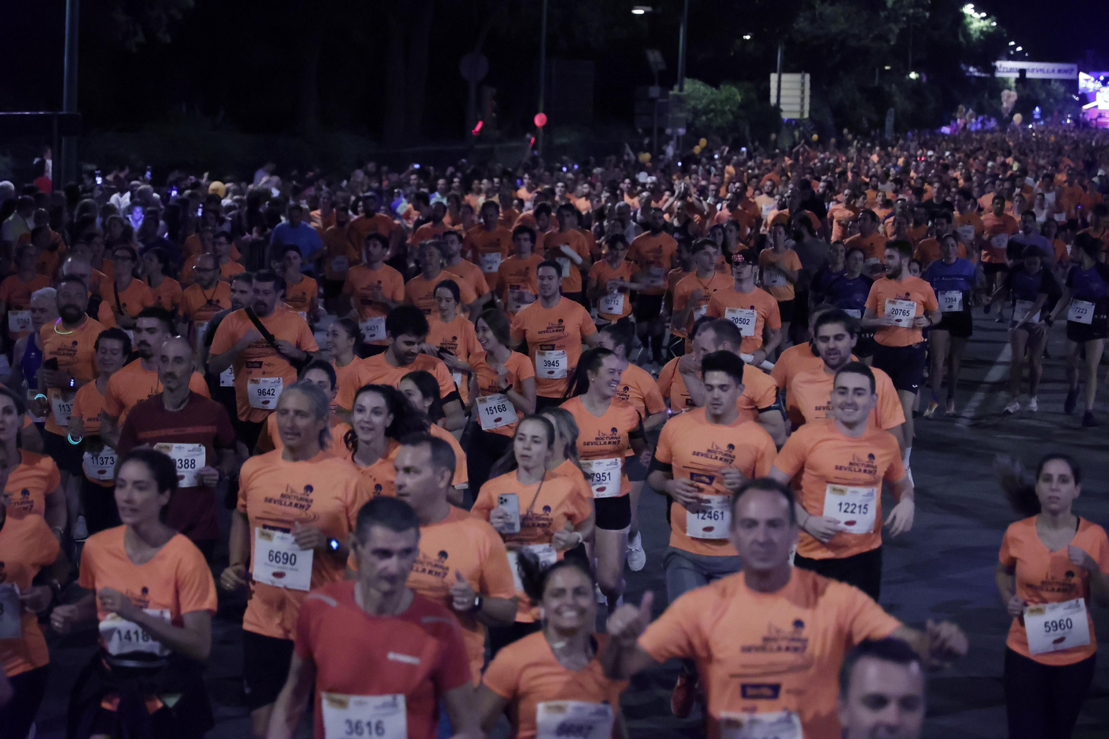 Búscate en la Carrera Nocturna de Sevilla (4)