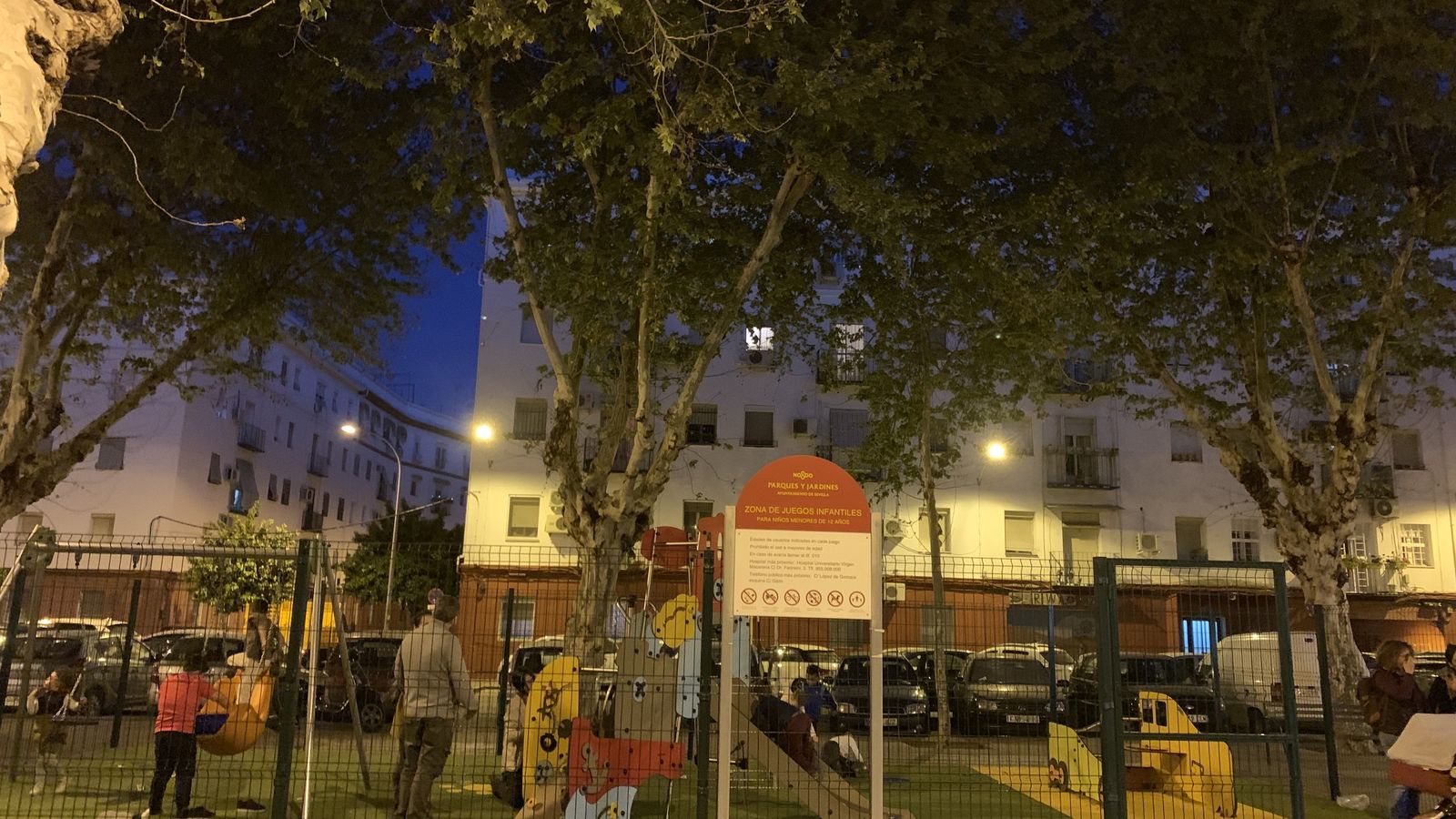 Parque infantil en la Plaza Cerámicas Mensaque del Tardón