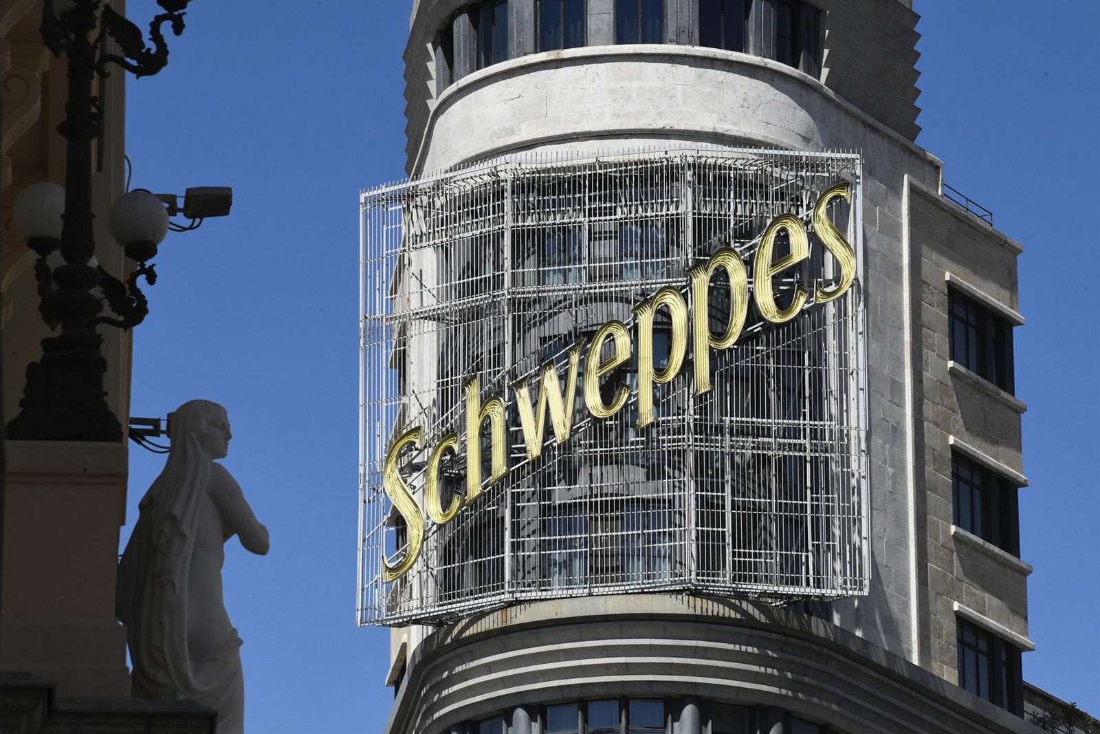 Los neones de Schweppes en Gran Vía