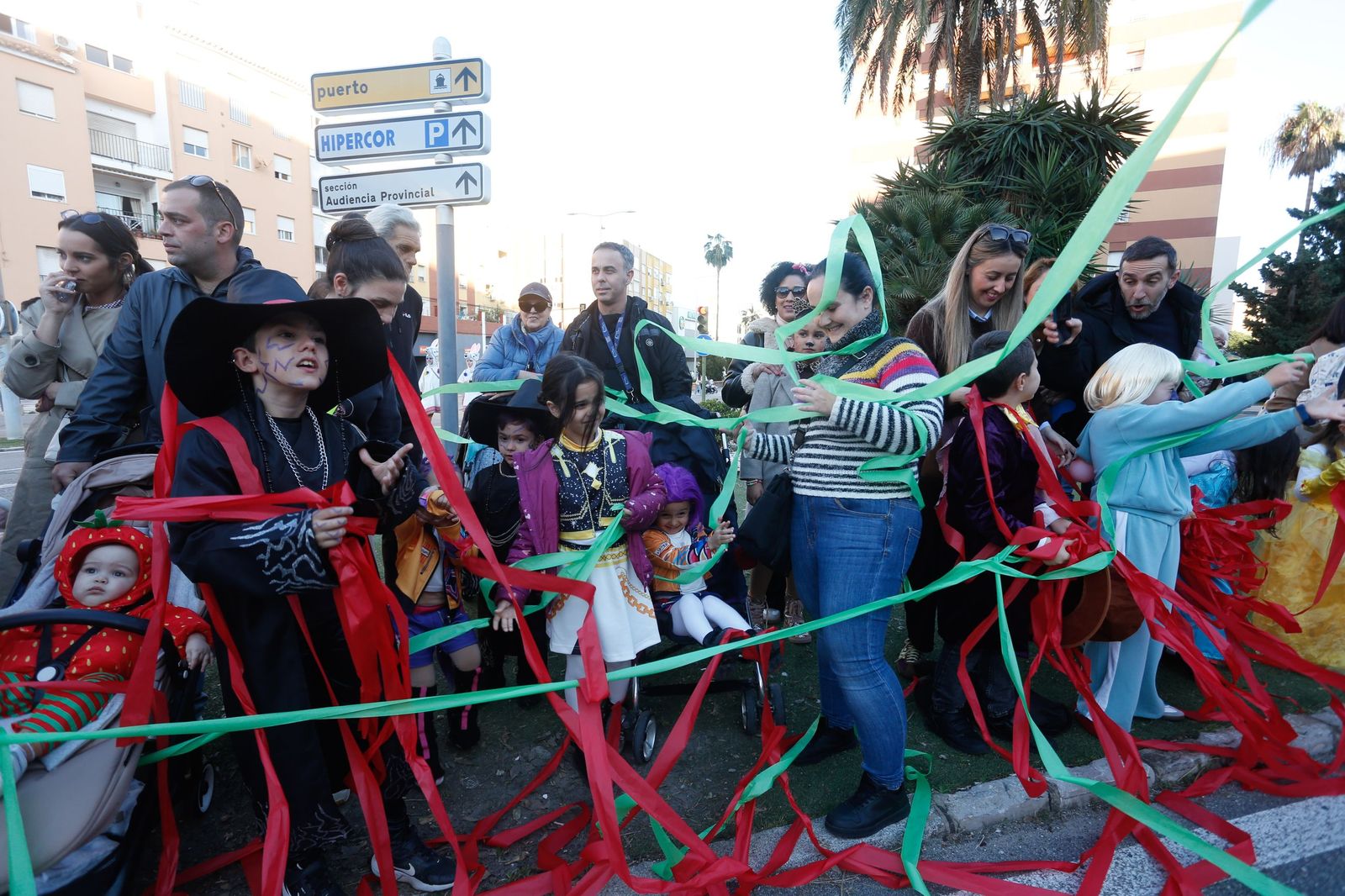 Búscate en las fotos de la cabalgata del Carnaval de Algeciras 2026