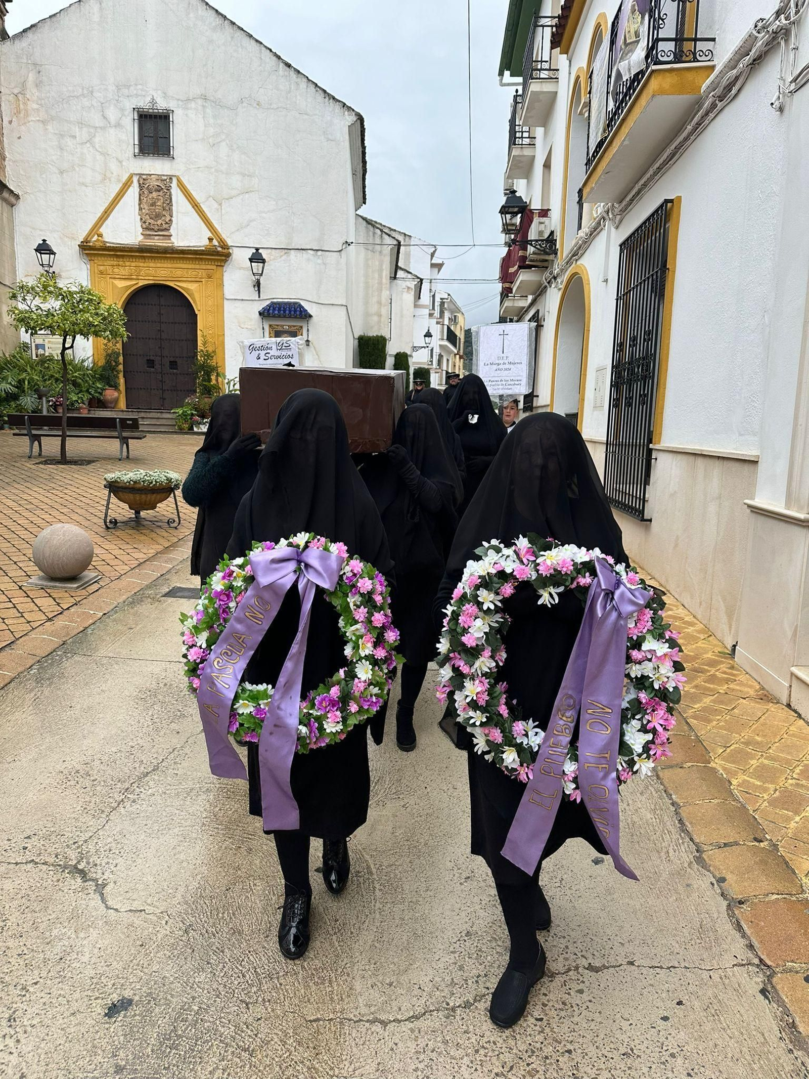 Las fotografías de la Pascua de los Moraos de Carcabuey, el Domingo de Resurrección más divertido de Andalucía Las fotografías de la Pascua de los Moraos de Carcabuey, el Domingo de Resurrección más divertido de Andalucía