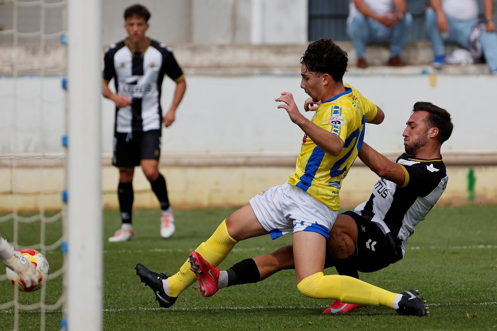Las fotos de la victoria de la Balona en Coria
