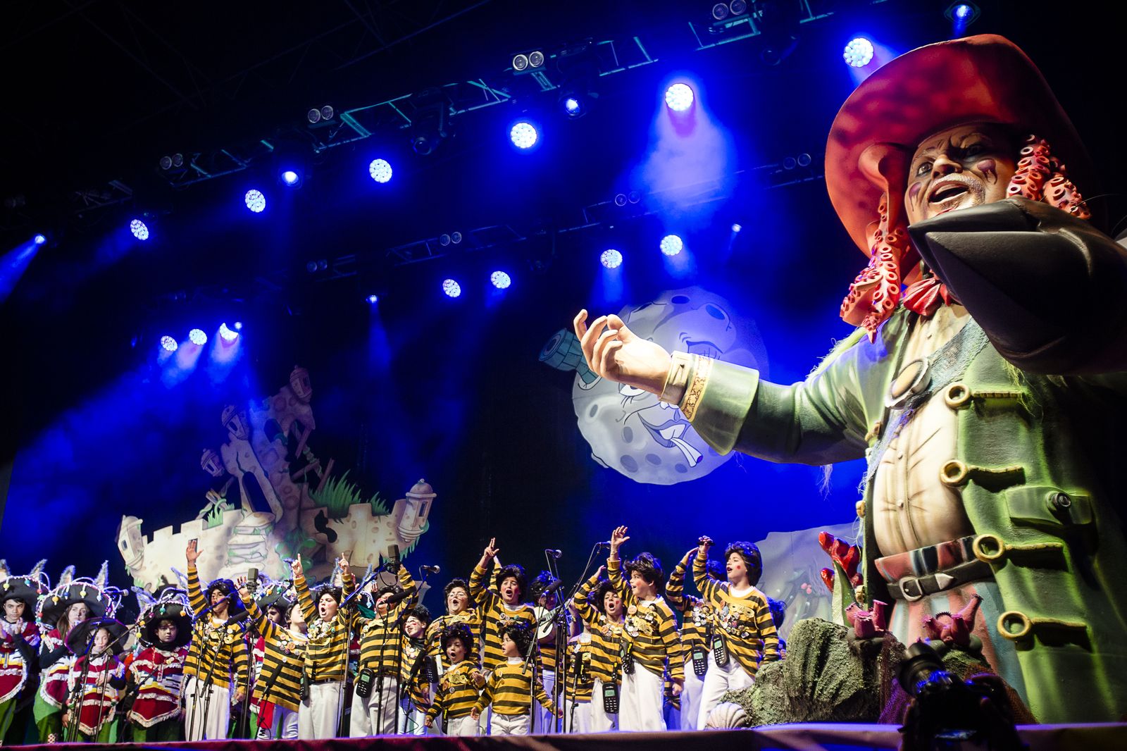 Las imágenes del pregón y la quema del Dios Momo