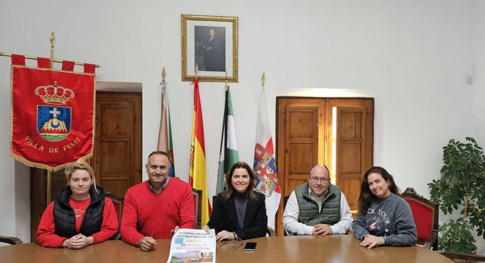 Las autoridades reunidas en la presentación de este evento deportivo.
