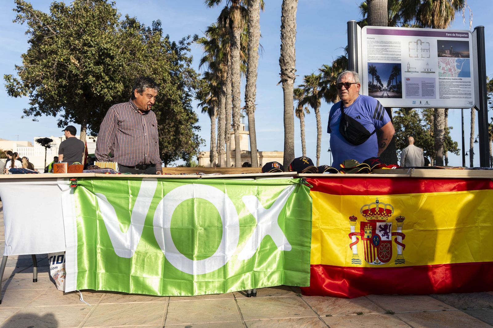 Las imágenes del mitin de Vox con Santiago Abascal y Manuel Gavira en ...