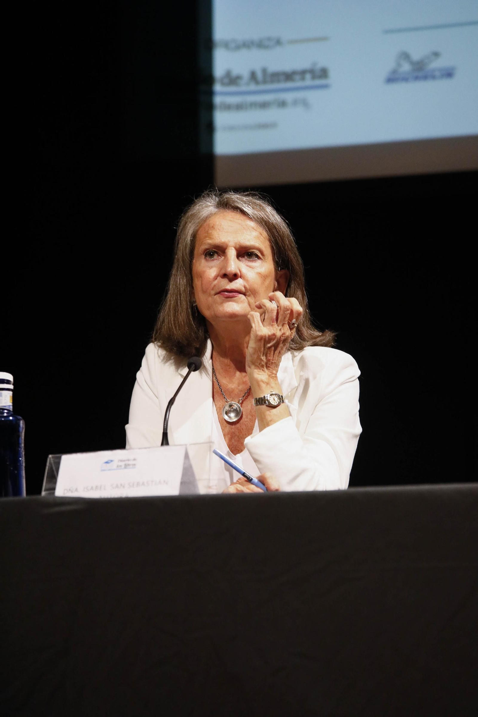 Las imágenes del diario de los libros con Isabel San Sebastián