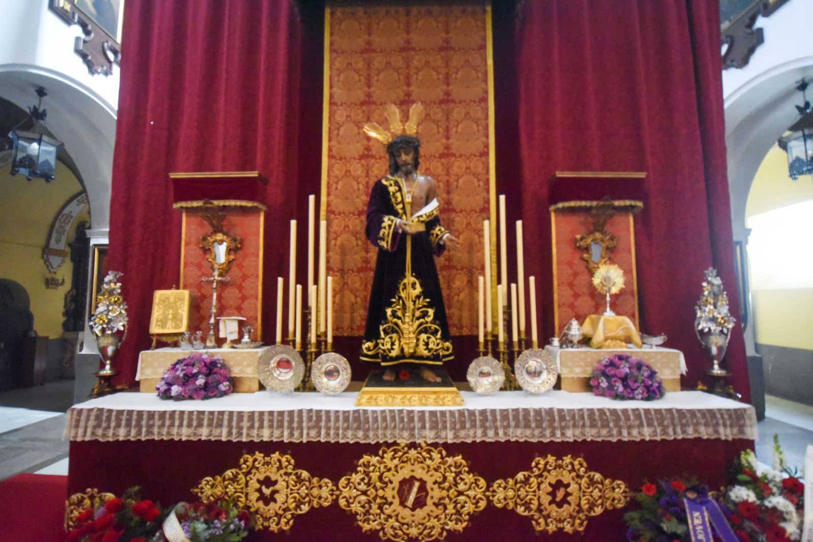 Las fotos del solemne besapiés del Señor de la Humildad y Paciencia de Córdoba