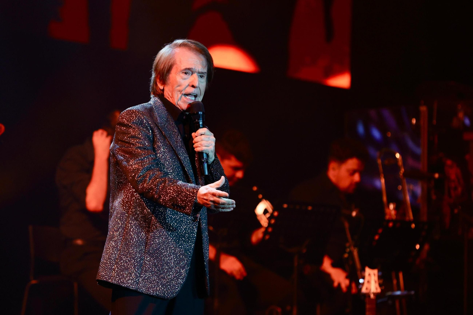 Raphael en su concierto en Málaga con su gira 'Victoria'