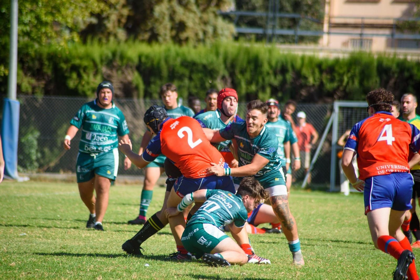 Acción defensiva del Jaén Rugby en el amistoso ante la Universidad de Granada. Acción defensiva del Jaén Rugby en el amistoso ante la Universidad de Granada.