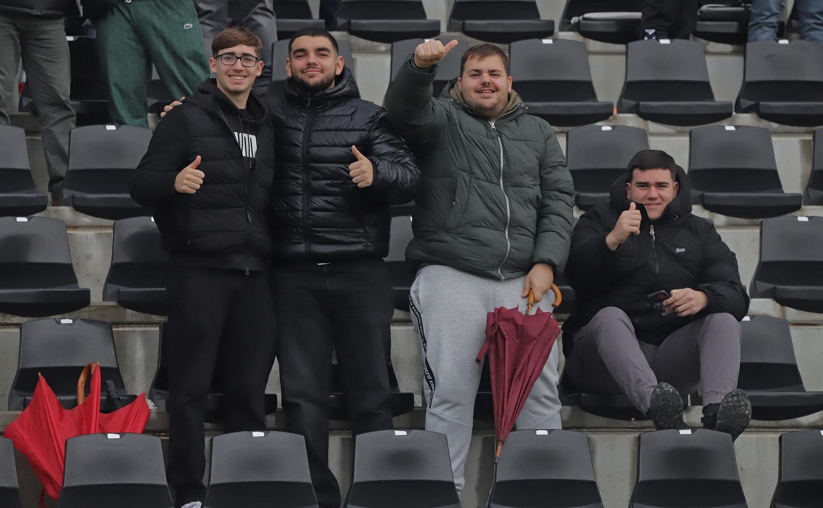 Búscate en el Ciudad de La Línea durante el Balona - Córdoba B de Tercera Federación