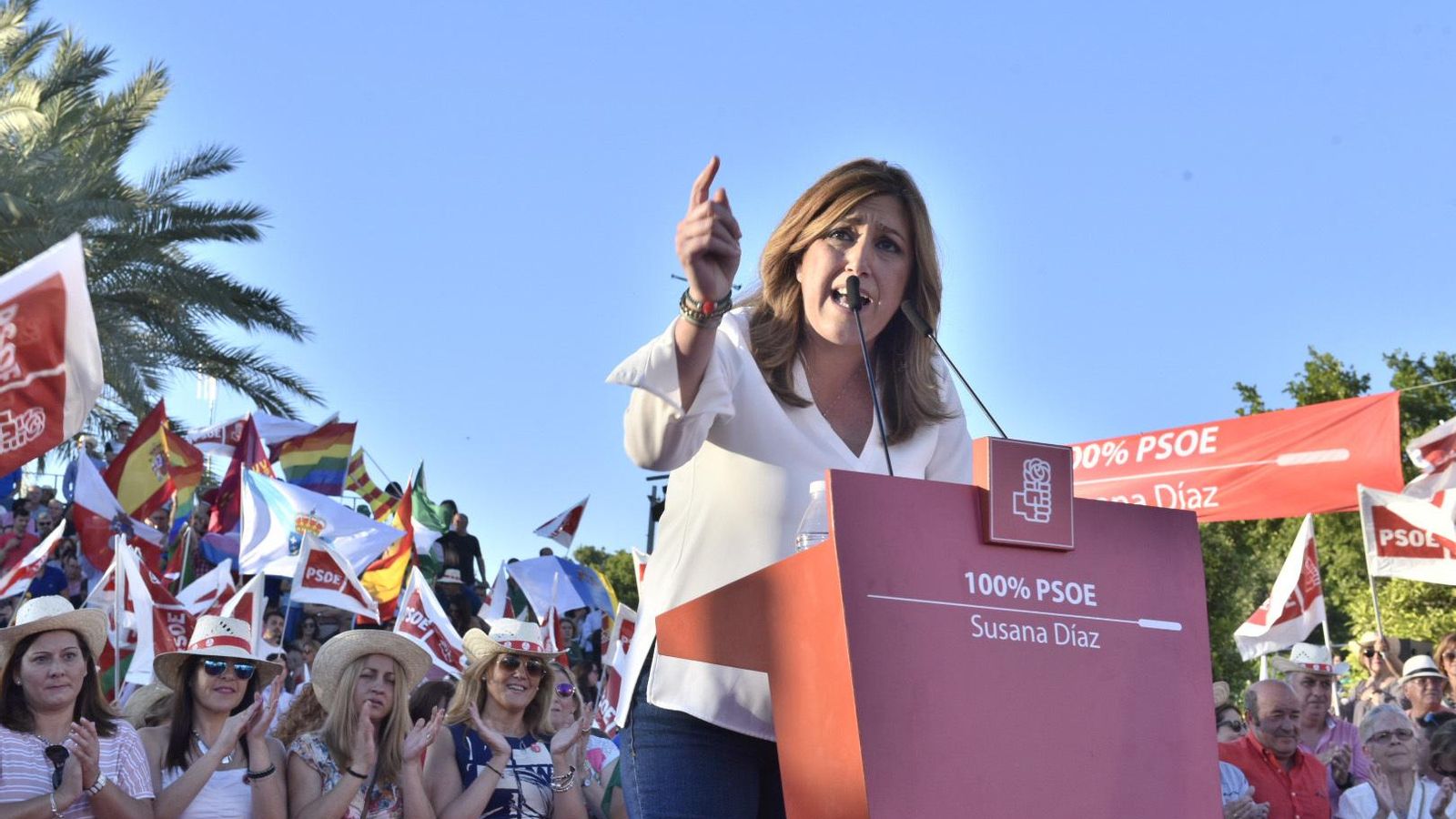 Susana Díaz habla durante un momento del mitin.