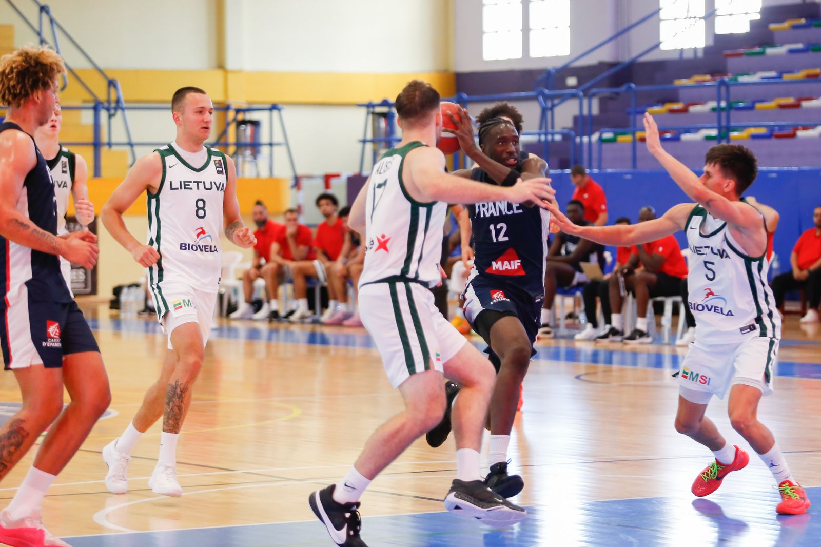Las fotos de la primera jornada del torneo Internacional U20 de baloncesto de La Línea