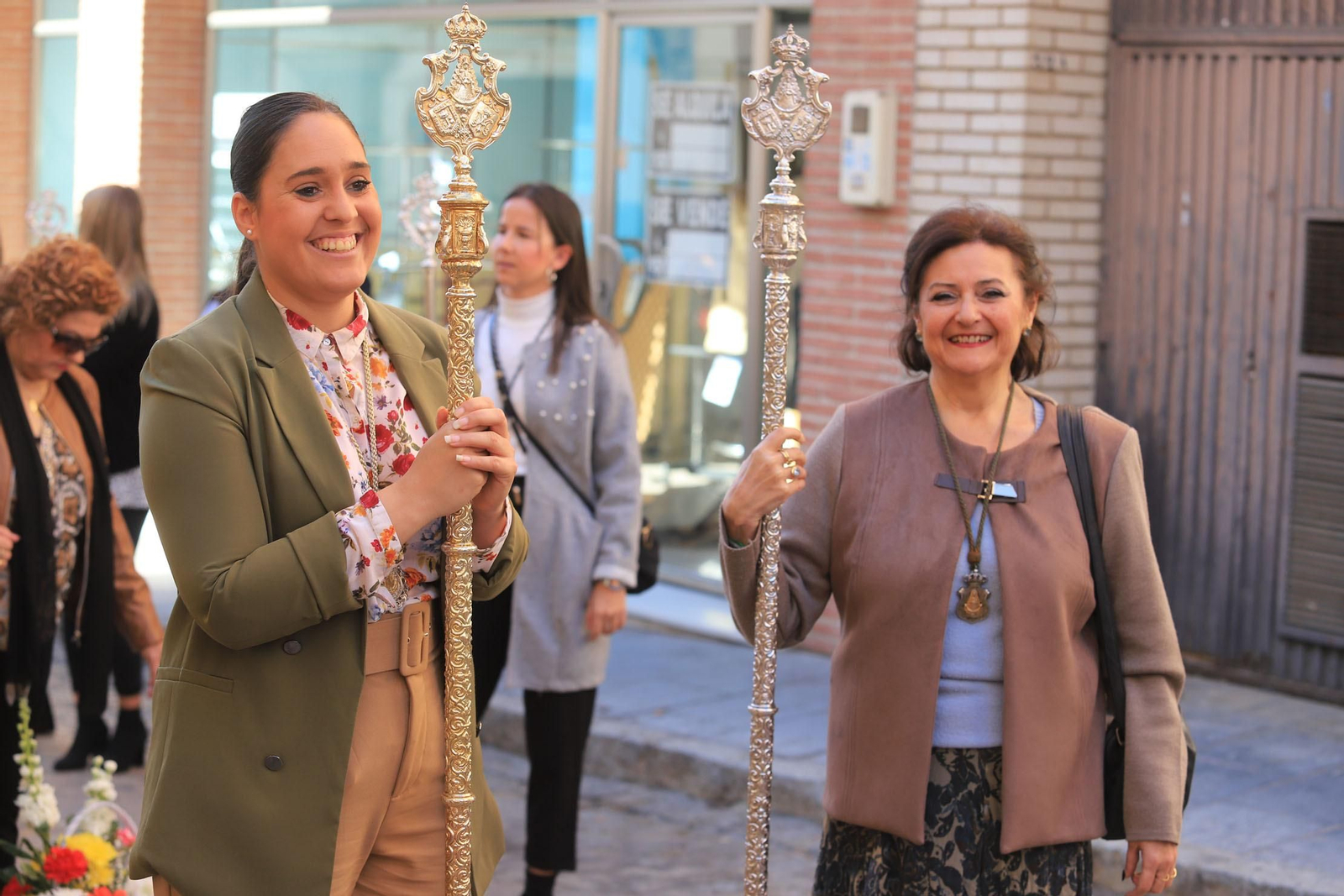 Imágenes de la llegada de la peregrinación de Emigrantes a Almonte acompañando a la Hermandad de San Juan del Puerto