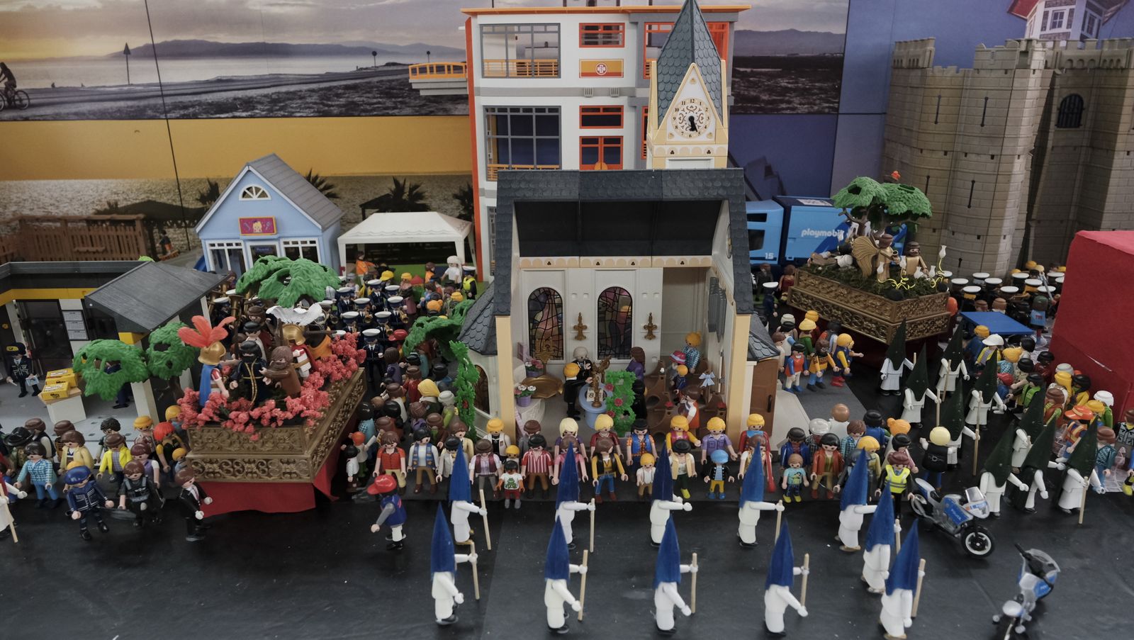 Inauguración de la exposición de playmobil de semana santa de Almería